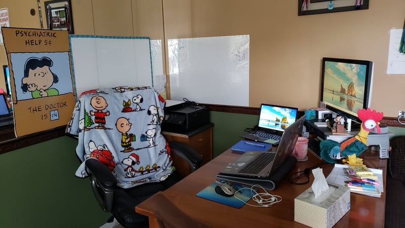 Kim+-+Desk
